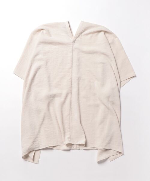 HONEYSUCKLE ROSE(ハニーサックルローズ)の「【接触冷感】【HONEYSUCKLE ROSE】サラサラVネック半袖シャツ(シャツ/ブラウス・レディース・ブラック/カーキブラウン/ホワイト・M-L)」の4枚目の写真