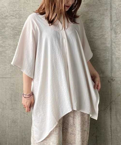 HONEYSUCKLE ROSE(ハニーサックルローズ)の「【接触冷感】【HONEYSUCKLE ROSE】サラサラVネック半袖シャツ(シャツ/ブラウス・レディース・ブラック/カーキブラウン/ホワイト・M-L)」の2枚目の写真