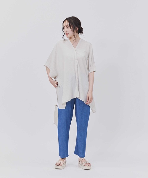 HONEYSUCKLE ROSE(ハニーサックルローズ)の「【接触冷感】【HONEYSUCKLE ROSE】サラサラVネック半袖シャツ(シャツ/ブラウス・レディース・ブラック/カーキブラウン/ホワイト・M-L)」の19枚目の写真