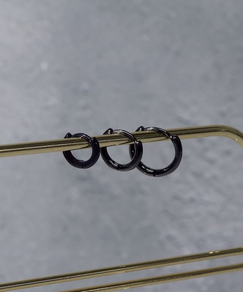 SBG（エスビー）の「SBG フープピアスsilver925（ピアス（両耳用）・メンズ・ブラック/シルバー/ゴールド・#12/#14/#10）」の4枚目の写真