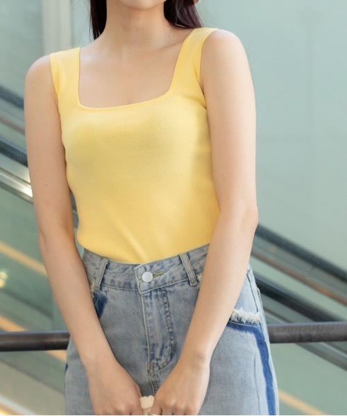 SpRay(スプレイ)の「スクエアネックニットタンクトップ(タンクトップ・レディース・ブラック/イエロー/アイボリー/ホワイト/ブルー系その他/ライトグリーン・FREE)」の6枚目の写真