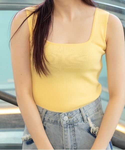 SpRay(スプレイ)の「スクエアネックニットタンクトップ(タンクトップ・レディース・ブラック/イエロー/アイボリー/ホワイト/ブルー系その他/ライトグリーン・FREE)」の7枚目の写真