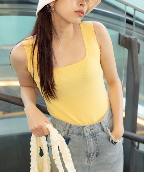 SpRay(スプレイ)の「スクエアネックニットタンクトップ(タンクトップ・レディース・ブラック/イエロー/アイボリー/ホワイト/ブルー系その他/ライトグリーン・FREE)」の10枚目の写真