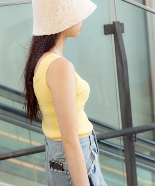 SpRay(スプレイ)の「スクエアネックニットタンクトップ(タンクトップ・レディース・ブラック/イエロー/アイボリー/ホワイト/ブルー系その他/ライトグリーン・FREE)」の13枚目の写真