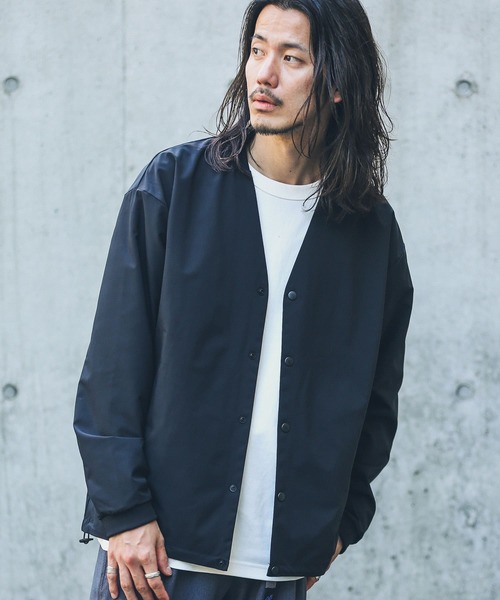 URBAN RESEARCH Sonny Label（アーバンリサーチサニーレーベル）の「『撥水加工』Vネックカーディガン（カーディガン/ボレロ・メンズ・ブラック/カーキ・MEDIUM/LARGE）」の14枚目の写真
