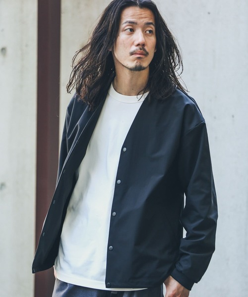 URBAN RESEARCH Sonny Label（アーバンリサーチサニーレーベル）の「『撥水加工』Vネックカーディガン（カーディガン/ボレロ・メンズ・ブラック/カーキ・MEDIUM/LARGE）」の15枚目の写真