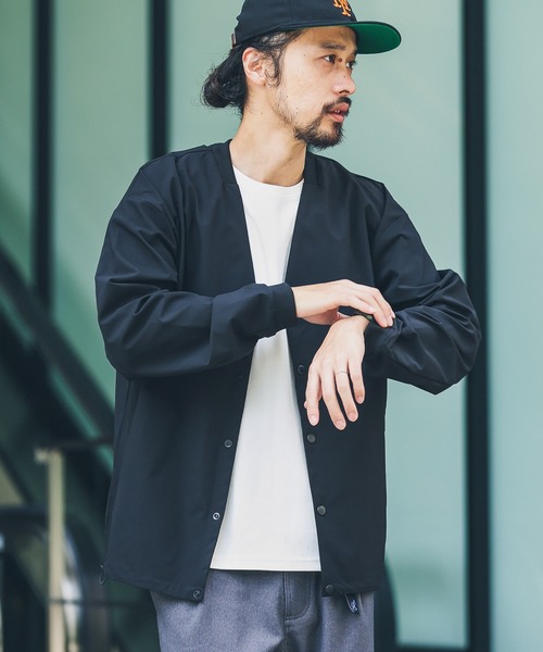 URBAN RESEARCH Sonny Label（アーバンリサーチサニーレーベル）の「『撥水加工』Vネックカーディガン（カーディガン/ボレロ・メンズ・ブラック/カーキ・MEDIUM/LARGE）」の19枚目の写真