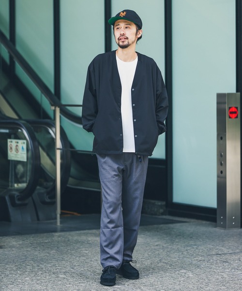 URBAN RESEARCH Sonny Label（アーバンリサーチサニーレーベル）の「『撥水加工』Vネックカーディガン（カーディガン/ボレロ・メンズ・ブラック/カーキ・MEDIUM/LARGE）」の22枚目の写真