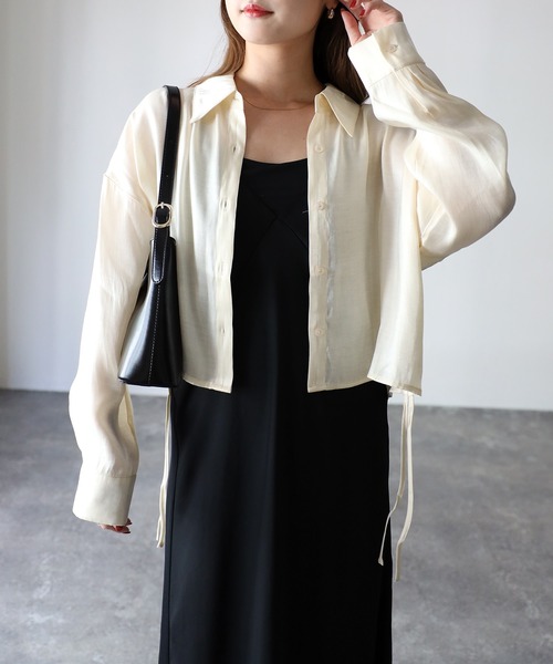 Riberry（リベリー）の「サイドドロストサテンショートシャツ（シャツ/ブラウス・レディース・ベージュ/ブラック/アイボリー・MEDIUM）」の8枚目の写真