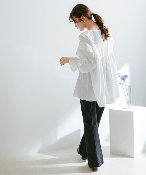 HEYUMM（ヘユム）の「ラッフルフリルブラウス（シャツ/ブラウス・レディース・ブラック/ライトブルー/オフホワイト・ONE）」の12枚目の写真