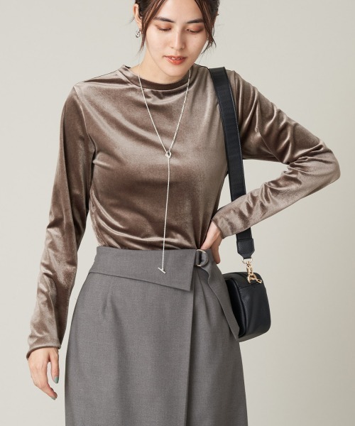 a.v.v(アーヴェヴェ)の「ロングスリーブベロアカットソー(Tシャツ/カットソー・レディース・オレンジ/ベージュ/カーキ・42/34/38/40/36)」の3枚目の写真