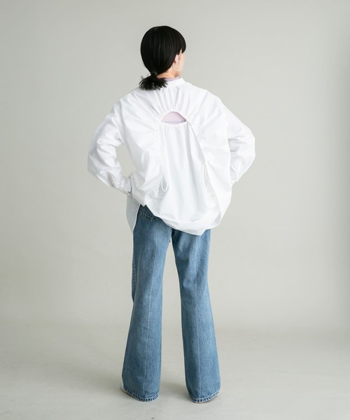 KBF（ケイビーエフ）の「BACKドロストデザインシャツ（シャツ/ブラウス・レディース・ラベンダー/オフホワイト/ネイビー・ONE）」の10枚目の写真