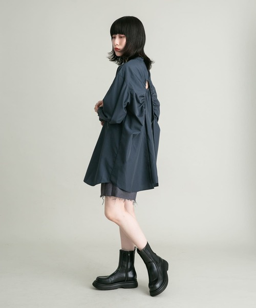 KBF（ケイビーエフ）の「BACKドロストデザインシャツ（シャツ/ブラウス・レディース・ラベンダー/オフホワイト/ネイビー・ONE）」の17枚目の写真