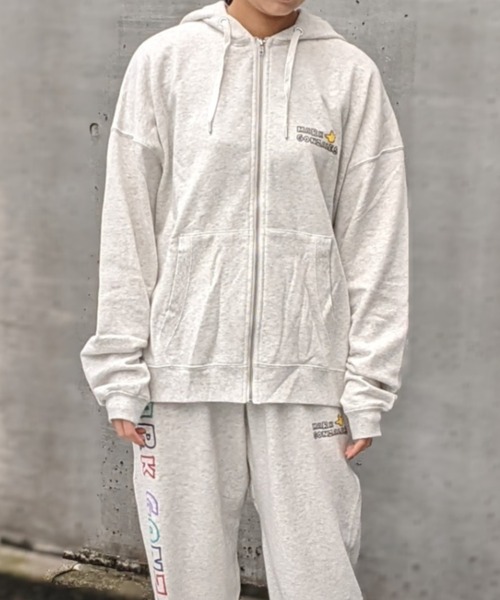 Mark Gonzales(マーク・ゴンザレス)の「MARK GONZALES ART WORK/マークゴンザレス【web限定】マルチカラー発泡ロゴZIPパーカー(パーカー・メンズ・ブラック/ブルー系/アッシュグレー・MEDIUM/X-LARGE/LARGE)」の16枚目の写真
