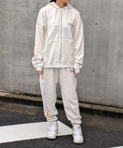 Mark Gonzales(マーク・ゴンザレス)の「MARK GONZALES ART WORK/マークゴンザレス【web限定】マルチカラー発泡ロゴZIPパーカー(パーカー・メンズ・ブラック/ブルー系/アッシュグレー・MEDIUM/X-LARGE/LARGE)」の18枚目の写真