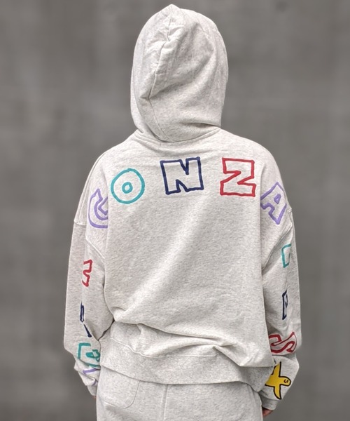 Mark Gonzales(マーク・ゴンザレス)の「MARK GONZALES ART WORK/マークゴンザレス【web限定】マルチカラー発泡ロゴZIPパーカー(パーカー・メンズ・ブラック/ブルー系/アッシュグレー・MEDIUM/X-LARGE/LARGE)」の14枚目の写真