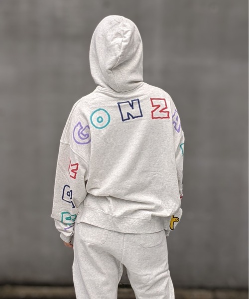 Mark Gonzales(マーク・ゴンザレス)の「MARK GONZALES ART WORK/マークゴンザレス【web限定】マルチカラー発泡ロゴZIPパーカー(パーカー・メンズ・ブラック/ブルー系/アッシュグレー・MEDIUM/X-LARGE/LARGE)」の21枚目の写真