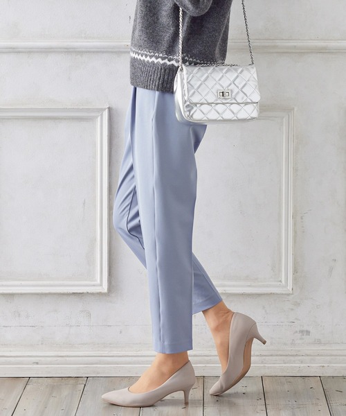 Honeys(ハニーズ)の「しわになりにくい 洗える 美ージーテーパードパンツ(スラックス・レディース・ブルー系その他/ブラック/ダークネイビー/グレイッシュベージュ/アイボリー/ピンク/ミント・3L/M/L/LL/S/SS)」の1枚目の写真