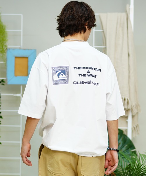 Quiksilver(クイックシルバー)の「【ムラサキスポーツ限定】QUIKSILVER/クイックシルバー 水陸両用Tシャツ/ラッシュガード/半袖Tシャツ オーバーサイズ UVケア QLY241633M(Tシャツ/カットソー・メンズ・ホワイト/カーキ/ブラック・L/M/XL)」の6枚目の写真