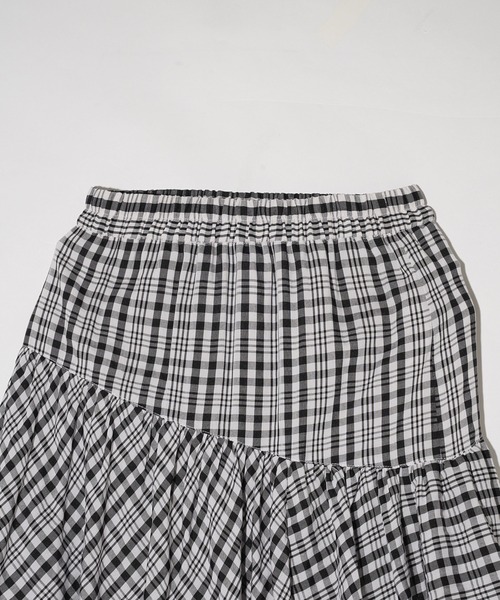 MILKFED.(ミルクフェド)の「PLAID TIERED SKIRT(スカート・レディース・ブラック/レッド/ライトブルー・ONE SIZE)」の7枚目の写真