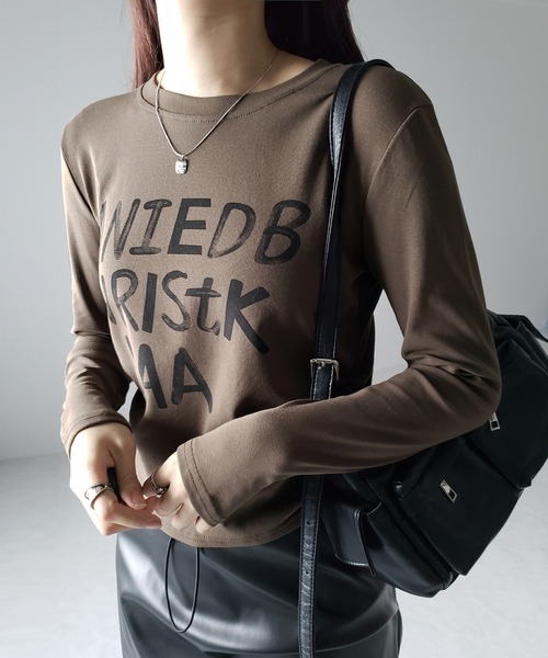 me+em select（ミームセレクト）の「※※【 ４olor 】サイドシャーリングレタリングロゴＴシャツ（Tシャツ/カットソー・レディース・ブラック/グレー/ブラウン/ホワイト・FREE）」の5枚目の写真