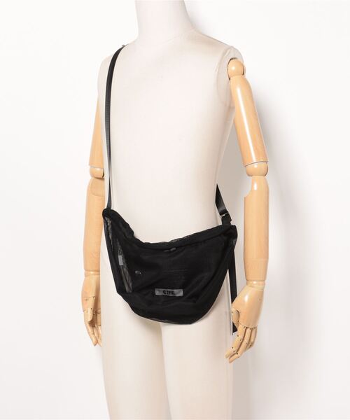 Doux archives（ドゥアルシーヴ）の「[コントロールフリーク]メッシュハーフムーンショルダー（ショルダーバッグ・レディース・ブラック/アイボリー・FREE）」の3枚目の写真