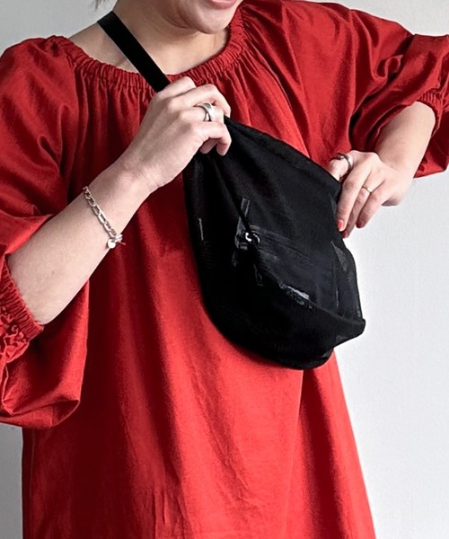 Doux archives（ドゥアルシーヴ）の「[コントロールフリーク]メッシュハーフムーンショルダー（ショルダーバッグ・レディース・ブラック/アイボリー・FREE）」の21枚目の写真