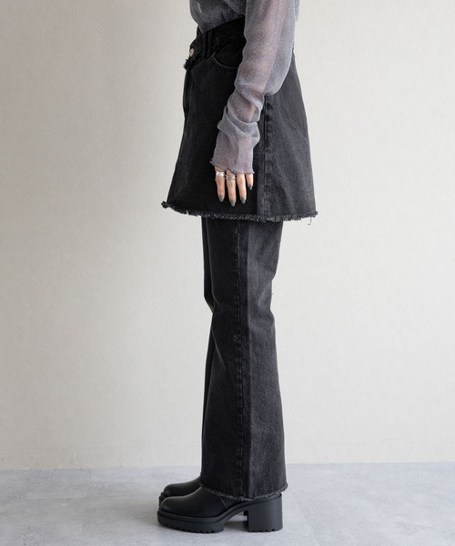 RAGEBLUE(レイジブルー)の「スカートレイヤード/デニムフレアパンツ(デニムパンツ・レディース・ブラック/ブルー・FREE)」の6枚目の写真