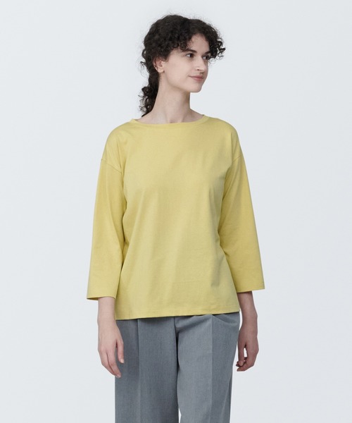 無印良品(ムジルシリョウヒン)の「婦人 天竺編みボートネック七分袖Tシャツ(Tシャツ/カットソー・レディース・ブルー/ブラック/スモーキーグリーン系/ホワイト/ライトグレー/イエロー/ライトパープル・XS/S/M/L/XL)」の1枚目の写真