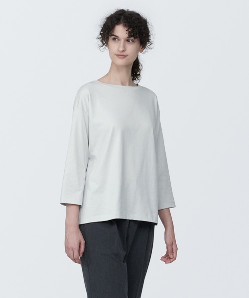無印良品(ムジルシリョウヒン)の「婦人 天竺編みボートネック七分袖Tシャツ(Tシャツ/カットソー・レディース・ブルー/ブラック/スモーキーグリーン系/ホワイト/ライトグレー/イエロー/ライトパープル・XS/S/M/L/XL)」の4枚目の写真