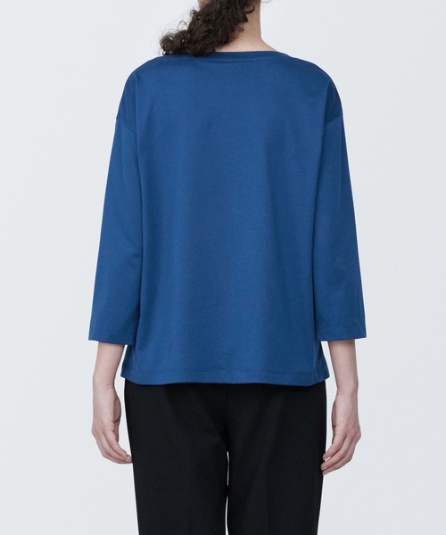 無印良品(ムジルシリョウヒン)の「婦人 天竺編みボートネック七分袖Tシャツ(Tシャツ/カットソー・レディース・ブルー/ブラック/スモーキーグリーン系/ホワイト/ライトグレー/イエロー/ライトパープル・XS/S/M/L/XL)」の9枚目の写真