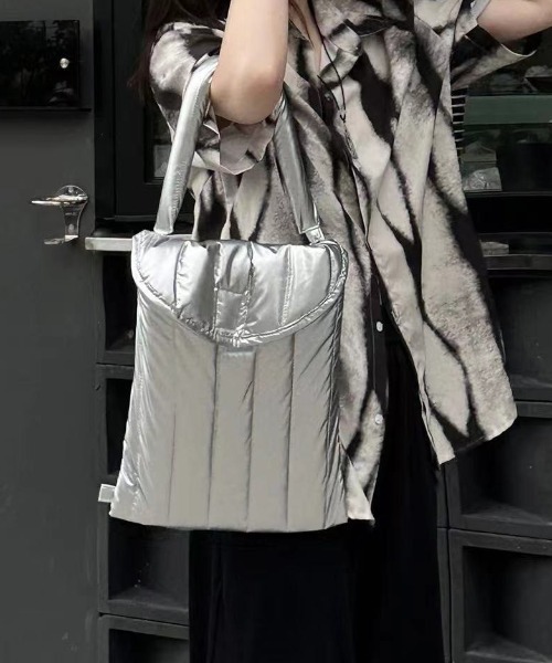 ap retro(アプレトロ)の「トートバッグ/PC対応/キルティングバッグ(トートバッグ・レディース・シルバー・SMALL/MEDIUM)」の1枚目の写真