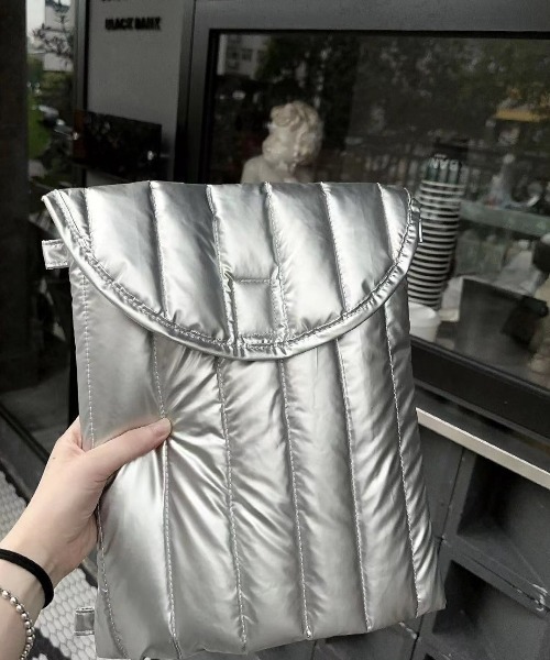 ap retro(アプレトロ)の「トートバッグ/PC対応/キルティングバッグ(トートバッグ・レディース・シルバー・SMALL/MEDIUM)」の4枚目の写真