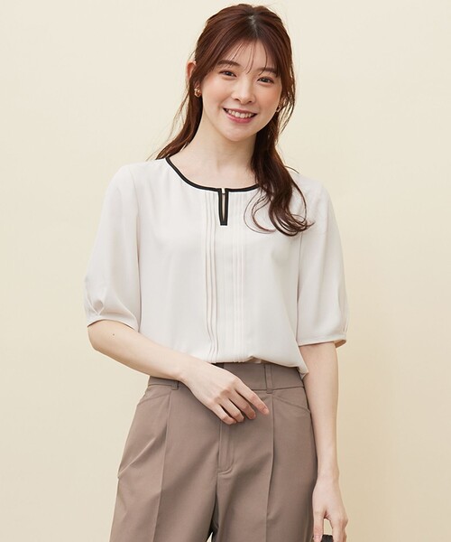 ANY SIS（エニィスィス）の「【洗える】フロントタックバイカラー ブラウス（シャツ/ブラウス・レディース・スカイブルー系/アイボリー系/ホワイト系・2）」の2枚目の写真