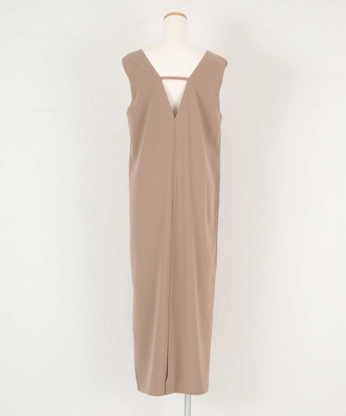 titivate（ティティベイト）の「フロントポケットデザインVネック