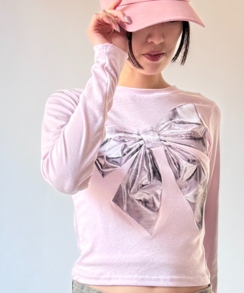 Y2K SYNAPSE FACTORY（ワイツーケー シナプスファクトリー）の「メタルリボンTS（Tシャツ/カットソー・レディース・ブラック/ピンク・FREE）」の3枚目の写真