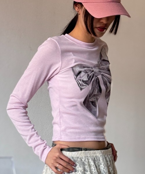 Y2K SYNAPSE FACTORY（ワイツーケー シナプスファクトリー）の「メタルリボンTS（Tシャツ/カットソー・レディース・ブラック/ピンク・FREE）」の4枚目の写真