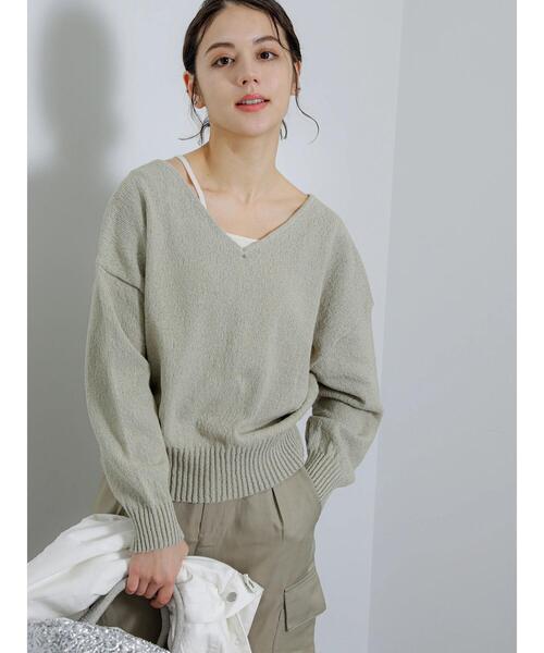 Te chichi（テチチ）の「ブークレVネックオーバーニット（ニット/セーター・レディース・カーキ/オフホワイト/チャコールグレー・F）」の4枚目の写真