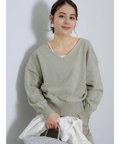 Te chichi（テチチ）の「ブークレVネックオーバーニット（ニット/セーター・レディース・カーキ/オフホワイト/チャコールグレー・F）」の6枚目の写真