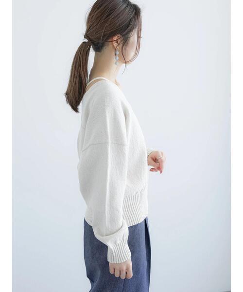 Te chichi（テチチ）の「ブークレVネックオーバーニット（ニット/セーター・レディース・カーキ/オフホワイト/チャコールグレー・F）」の11枚目の写真