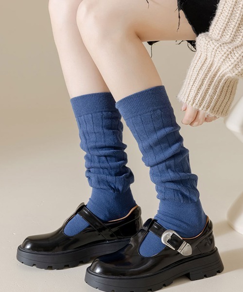 Fun & Daily(ファンアンドデイリー)の「F&D : バルーンルーズソックス(ソックス/靴下・レディース・ベージュ/ホワイト/ブラウン/チャコールグレー/ブルー・FREE)」の5枚目の写真