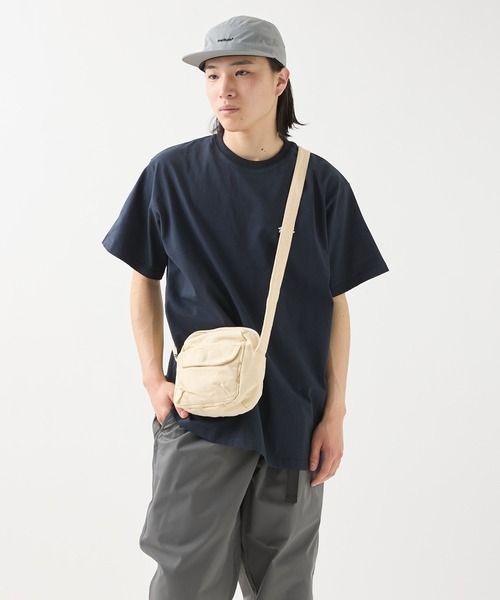 meltum（メルタム）の「【販売終了】CANVAS MINI POUCH / キャンバスミニポーチ（ショルダーバッグ・メンズ・ブラック/カーキ/ブルー/ナチュラル/レッド/パープル・FREE）」の3枚目の写真