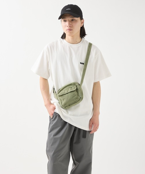 meltum（メルタム）の「【販売終了】CANVAS MINI POUCH / キャンバスミニポーチ（ショルダーバッグ・メンズ・ブラック/カーキ/ブルー/ナチュラル/レッド/パープル・FREE）」の4枚目の写真