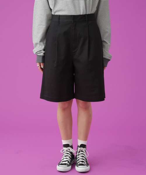 Apo(s)ture(アポスチャー)の「SOFIA-001/チノワンタックショートパンツ(チノパンツ・レディース・ベージュ/ネイビー/ブラック/ホワイト・XS/S/M/L/XL)」の5枚目の写真