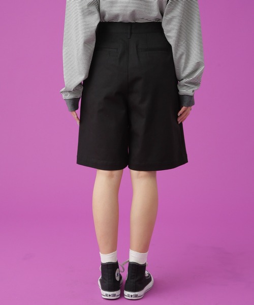 Apo(s)ture(アポスチャー)の「SOFIA-001/チノワンタックショートパンツ(チノパンツ・レディース・ベージュ/ネイビー/ブラック/ホワイト・XS/S/M/L/XL)」の7枚目の写真