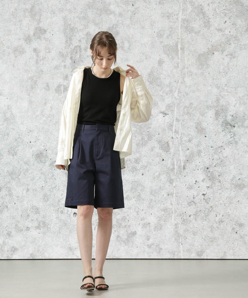 Apo(s)ture(アポスチャー)の「SOFIA-001/チノワンタックショートパンツ(チノパンツ・レディース・ベージュ/ネイビー/ブラック/ホワイト・XS/S/M/L/XL)」の15枚目の写真
