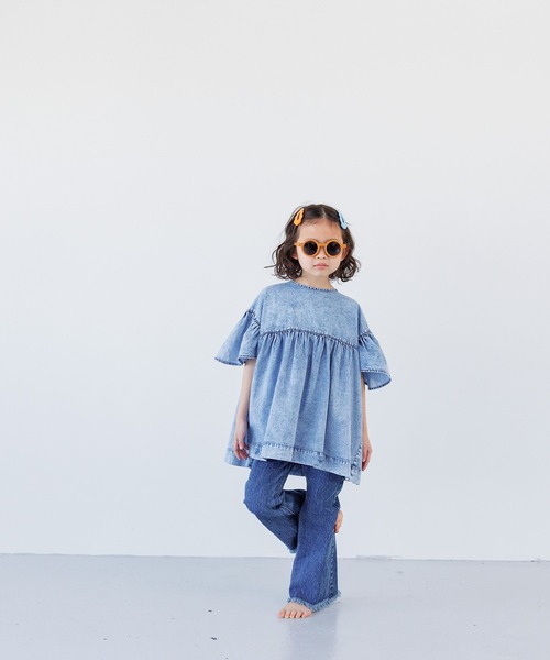 LOWRYS FARM(ローリーズファーム)の「デニムフレアフリンジパンツ 115558(デニムパンツ・キッズ・ブルー/ケミカルウォッシュ・110cm/120cm/130cm/140cm/150cm)」の3枚目の写真