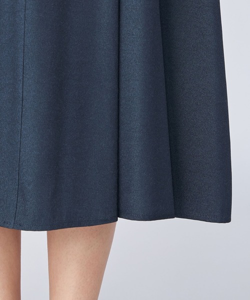 LAISSE PASSE(レッセパッセ)の「フレアーキャミワンピース(ワンピース・レディース・ダークブルー/ベージュ・SMALL/MEDIUM)」の3枚目の写真