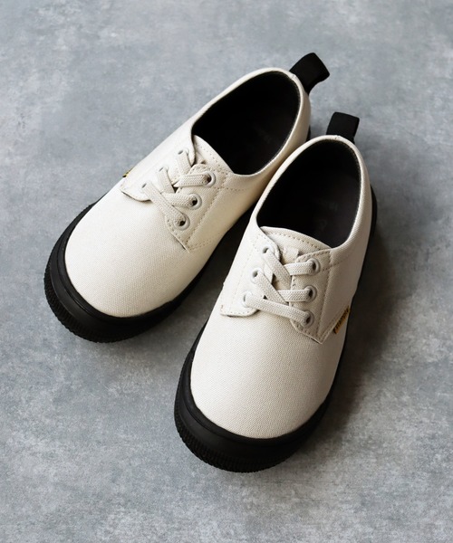 stample(スタンプル)の「【EC】KIDS 晴雨兼用 スニーカー(スニーカー・キッズ・アイボリー/ブラック/ライトグレー・19.0cm/20.0cm/21.0cm/22.0cm/23.0cm/24.0cm)」の2枚目の写真