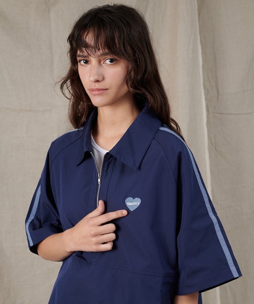 ONCILY(オンシェリー)の「HALF ZIP TRACK SHIRT / ハーフジップトラックシャツ(シャツ/ブラウス・メンズ・ネイビー/アイボリー・MEDIUM/LARGE)」の6枚目の写真
